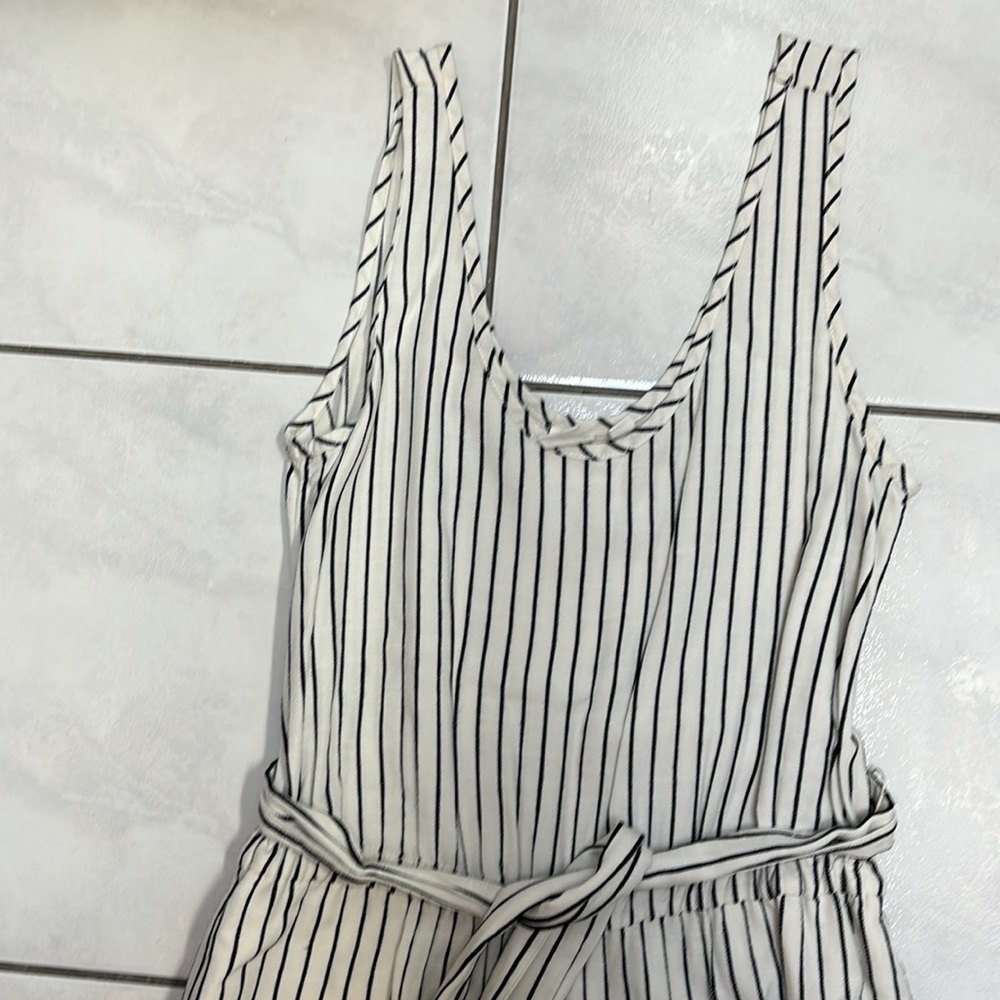 Gap belted jumpsuit - Picture 3 of 3